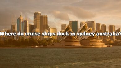 Where do cruise ships dock in sydney australia?