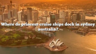 Where do princess cruise ships dock in sydney australia?