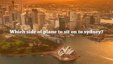 Which side of plane to sit on to sydney?