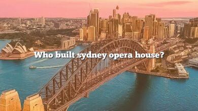 Who built sydney opera house?
